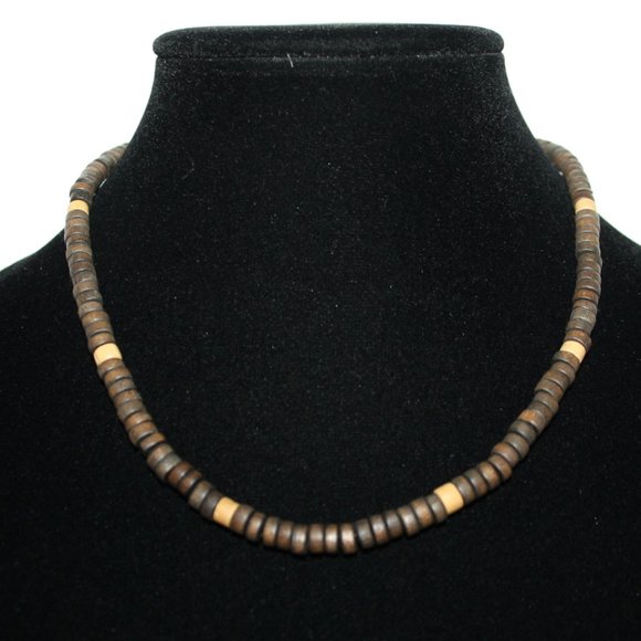 Beautiful wooden vintage necklace 18"
